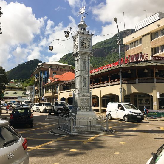 Stad i La Digue på Seychellerna