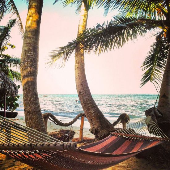Hängmatta vid havet i Nicaragua med Kulo Travel